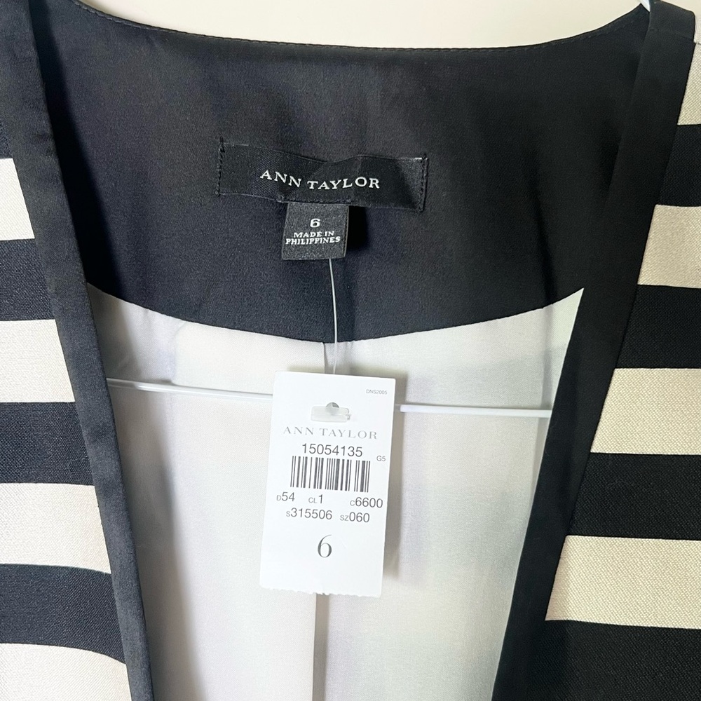 Ann Taylor Black and Ivory striped blazer New with tags size 6 - Picture 2 of 8